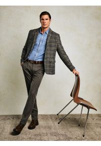 Big-Star - Spodnie męskie z kantem w kratę brązowe Jordini 803. Okazja: do pracy, na co dzień. Kolor: brązowy. Materiał: tkanina, materiał. Wzór: haft. Styl: klasyczny, casual, elegancki #5