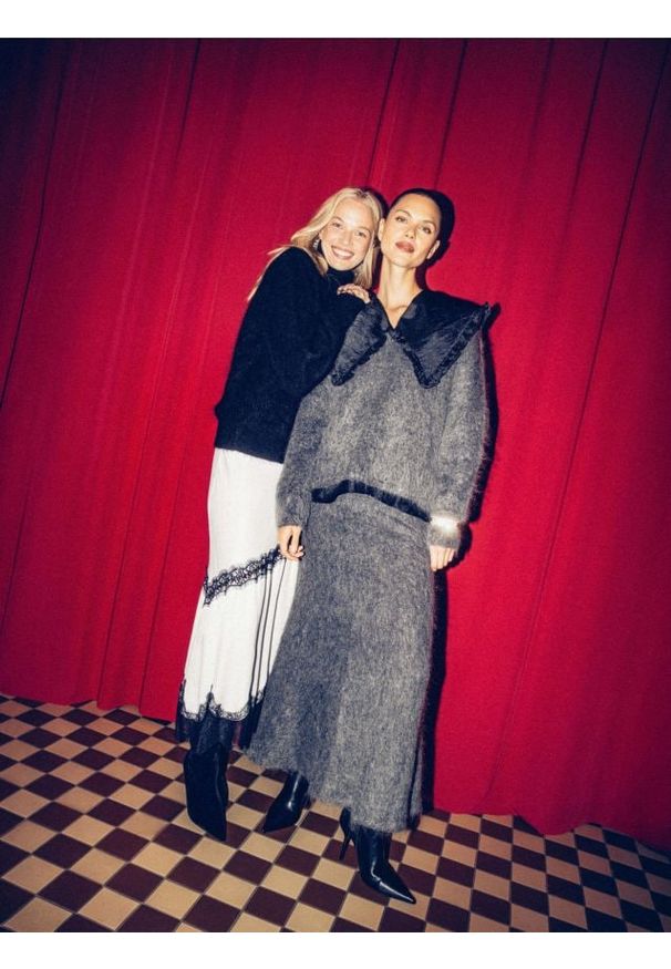 Reserved - Sweter z wełną i moherem - ciemnoszary. Kolor: szary. Materiał: moher, wełna