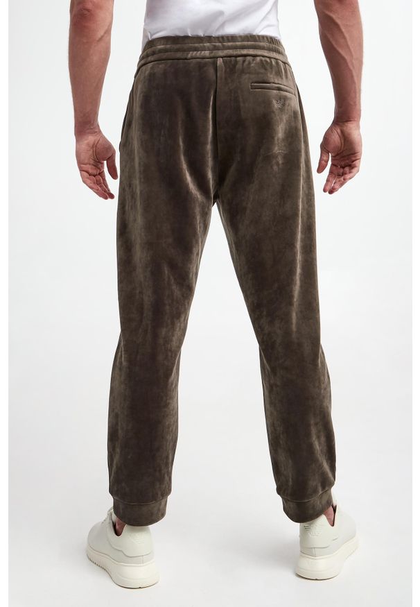 Emporio Armani - Spodnie dresowe męskie welurowe EMPORIO ARMANI. Materiał: dresówka, welur