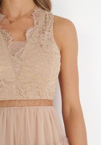Born2be - Beżowa Sukienka Maxi z Tiulowym Dołem i Koronkową Górą Deliva. Okazja: na co dzień. Kolor: beżowy. Materiał: tiul, koronka. Wzór: aplikacja. Styl: casual, klasyczny. Długość: maxi #2