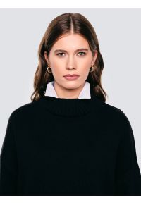 Big-Star - Sweter damski ze stójką oversize czarny Siena 906. Typ kołnierza: kołnierzyk stójkowy. Kolor: czarny. Materiał: materiał, bawełna, skóra. Wzór: gładki. Styl: klasyczny #5