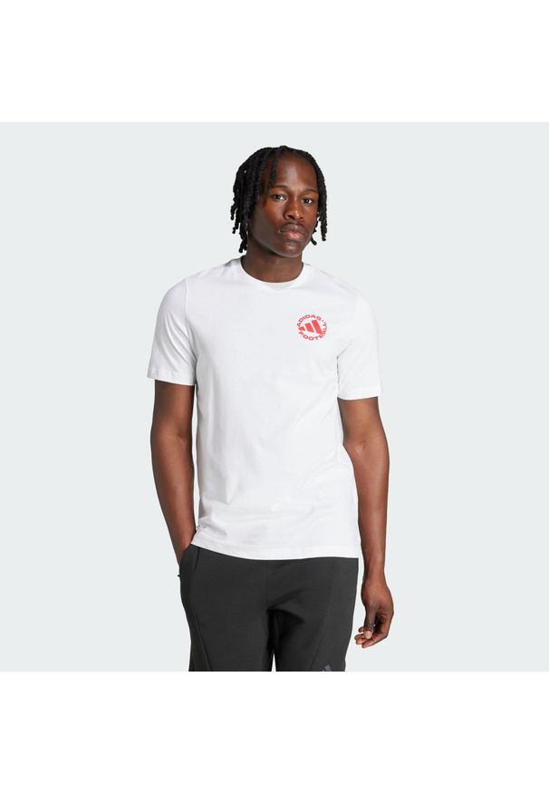 Adidas - Koszulka Football Sticker Graphic. Kolor: biały. Sport: piłka nożna