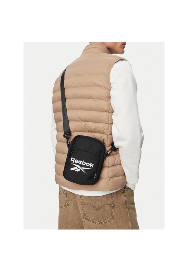 Saszetka Reebok. Kolor: czarny