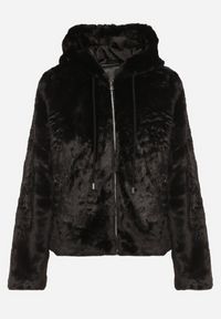 Born2be - Czarna Casualowa Kurtka Futerko z Kapturem Nindrie. Okazja: na co dzień. Typ kołnierza: kaptur. Kolor: czarny. Materiał: futro. Styl: casual #7