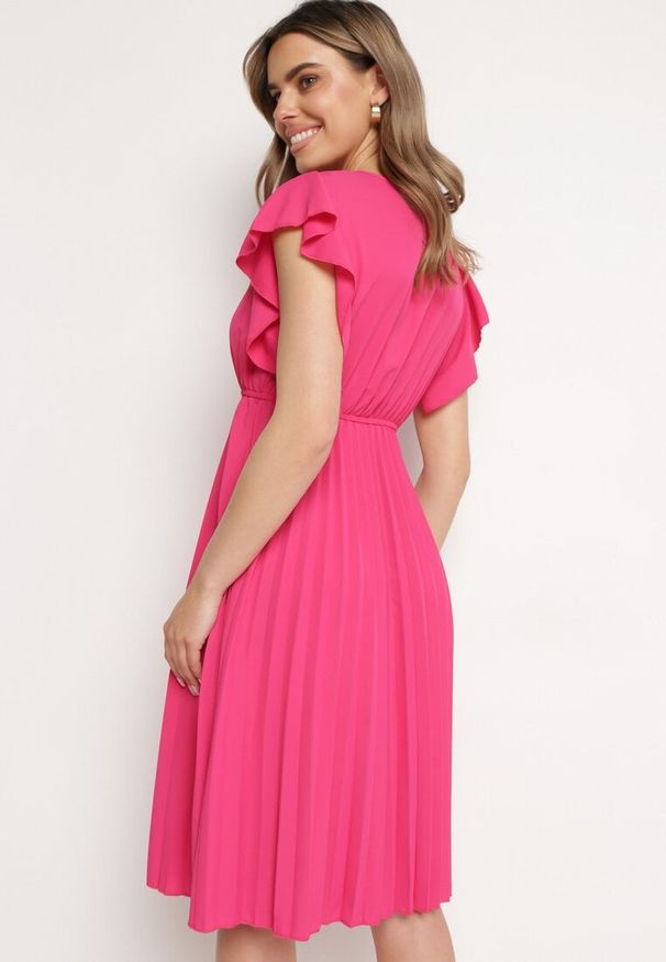 Born2be - Ciemnoróżowa Sukienka Rozkloszowana Midi z Plisowanym Dołem Sabara. Okazja: na co dzień. Kolor: różowy. Materiał: skóra. Styl: casual. Długość: midi