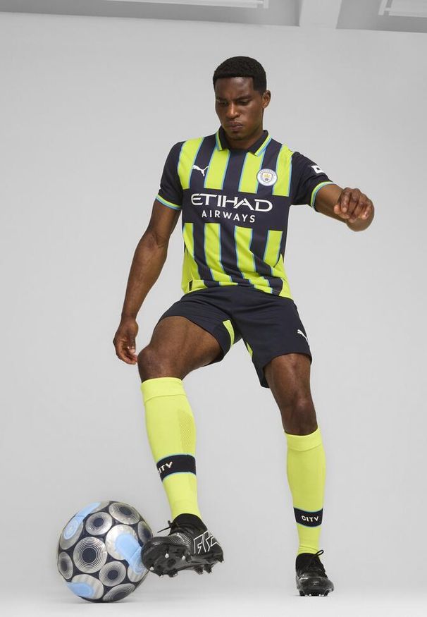 Puma - Męska koszulka wyjazdowa Manchester City 24/25 PUMA New Navy Yellow Glow Blue. Kolor: wielokolorowy, niebieski, żółty. Materiał: poliester