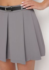 Born2be - Szara Spódnica Rozkloszowana z Paskiem i Podszewką Imitującą Szorty Rasllia. Okazja: na co dzień. Kolor: szary. Styl: klasyczny, elegancki, casual