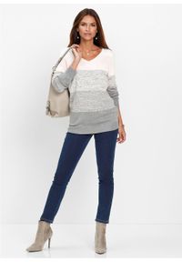 Długi sweter Premium z kaszmirem bonprix pastelowy jasnoróżowy - szary melanż. Kolor: różowy. Materiał: poliester, wiskoza, poliamid, materiał, kaszmir. Długość: długie. Wzór: melanż #5