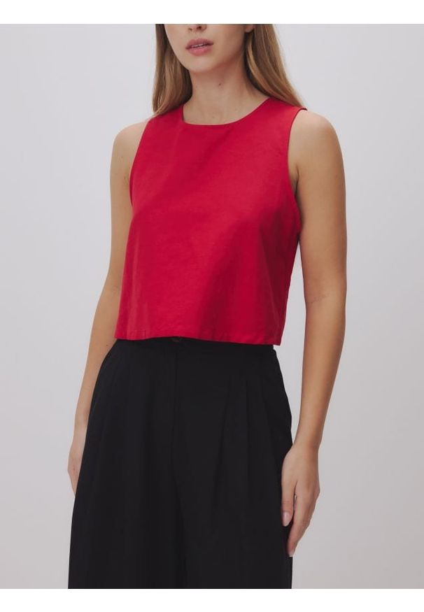Reserved - Top z wiskozą - czerwony. Kolor: czerwony. Materiał: wiskoza