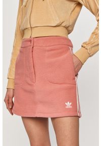 adidas Originals - Spódnica GN2801. Kolor: różowy. Materiał: materiał #1