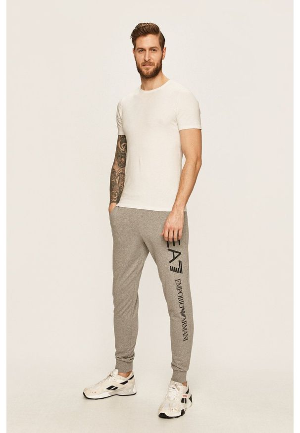 EA7 Emporio Armani - Spodnie. Okazja: na co dzień. Kolor: szary. Styl: casual