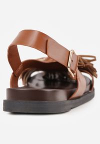 Born2be - Jasnobrązowe Sandały VICES Ozdobione Frędzlami Lironis. Okazja: na co dzień. Zapięcie: sprzączka. Kolor: brązowy. Wzór: aplikacja. Sezon: lato. Styl: casual, elegancki #6