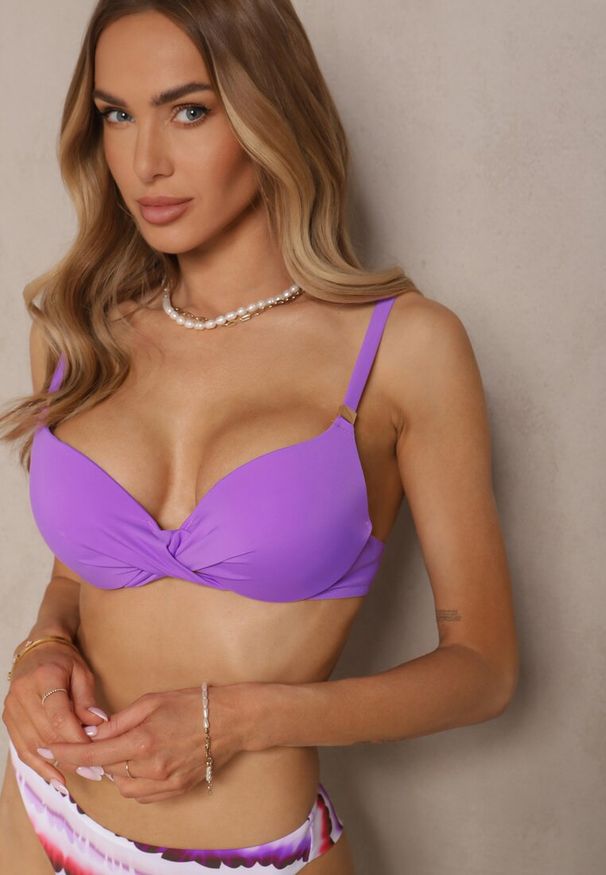 Renee - Fioletowe Bikini Majtki Figi Ozdobione Nadrukiem i Biustonosz Natinalia. Kolor: fioletowy. Wzór: aplikacja, nadruk