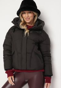 Born2be - Czarna Kurtka Pikowana o Pudełkowym Kroju z Kapturem i Ściągaczami Hediana. Okazja: na co dzień. Typ kołnierza: kaptur. Kolor: czarny. Materiał: jeans, materiał. Długość rękawa: długi rękaw. Długość: długie. Styl: sportowy, casual, elegancki #1