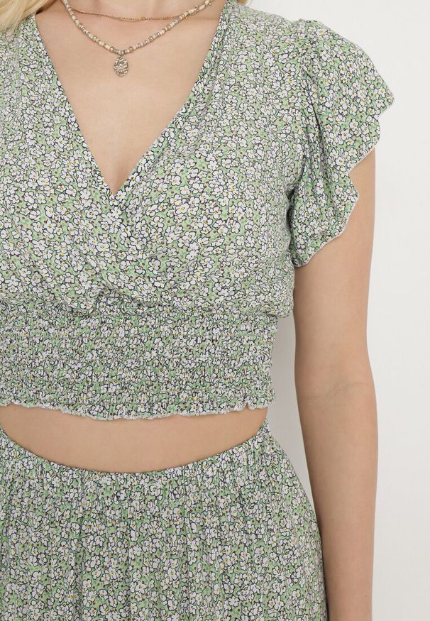 Born2be - Jasnozielony Bawełniany Komplet Bluzka z Kopertowym Dekoltem i Rozkloszowaną Spódnicą Myxia. Kolor: zielony. Materiał: bawełna