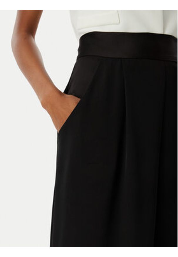 Rinascimento Spodnie materiałowe CFC0122612003 Czarny Regular Fit. Kolor: czarny. Materiał: syntetyk