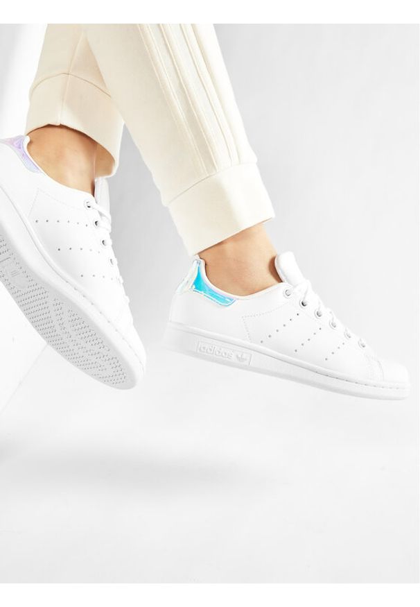Adidas - adidas Sneakersy Stan Smith J FX7521 Biały. Kolor: biały. Materiał: skóra. Model: Adidas Stan Smith
