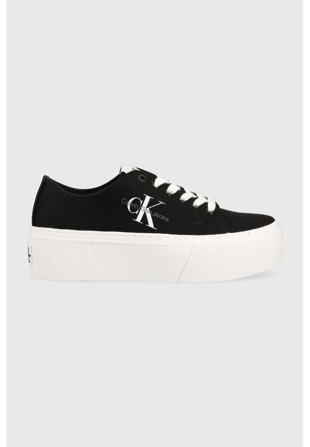 Calvin Klein Jeans tenisówki FLATFORM+ CUPSOLE LOW TXT damskie kolor czarny YW0YW01033. Kolor: czarny. Materiał: materiał, włókno, guma. Obcas: na platformie