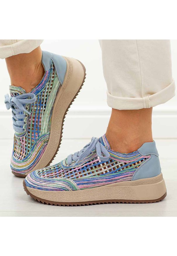 Niebieskie sneakersy damskie M.Daszyński Ol39-2. Okazja: na co dzień. Nosek buta: okrągły. Zapięcie: sznurówki. Kolor: niebieski. Materiał: skóra. Szerokość cholewki: normalna. Wzór: kolorowy. Sezon: wiosna, jesień, lato