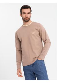 Ombre Clothing - Longsleeve bawełniany męski z dekoltem U w paski i haftem – brązowy V6. Kolor: brązowy. Materiał: bawełna. Długość rękawa: długi rękaw. Wzór: haft, paski. Styl: sportowy #7