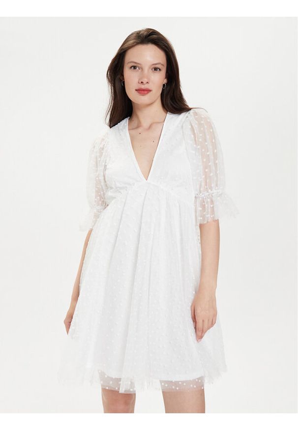 Gina Tricot Sukienka koktajlowa 22963 Biały Regular Fit. Kolor: biały. Materiał: syntetyk. Styl: wizytowy