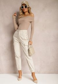 Renee - Jasnobeżowe Spodnie Bawełniane o Fasonie Bojówek High Waist z Guzikami Amatnosha. Okazja: na co dzień. Stan: podwyższony. Kolor: beżowy. Materiał: bawełna. Długość: długie. Sezon: lato, wiosna. Styl: casual, elegancki