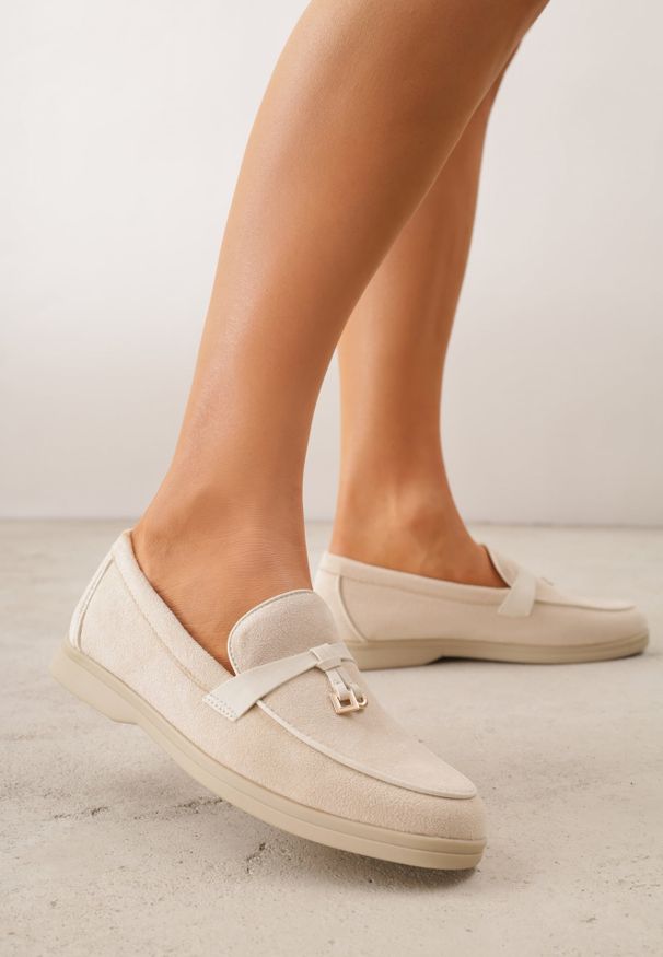 Renee - Beżowe Mokasyny VICES z Imitacji Zamszu z Wkładką ze Skóry Naturalnej Dispova. Okazja: na co dzień. Kolor: beżowy. Materiał: zamsz, skóra. Styl: casual, elegancki