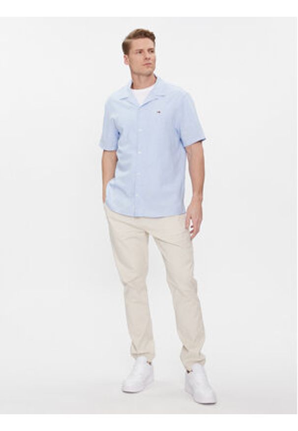Tommy Jeans Koszula Camp DM0DM18963 Błękitny Regular Fit. Kolor: niebieski. Materiał: bawełna, len