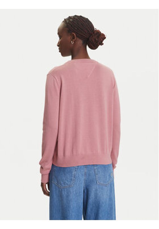 Tommy Jeans Sweter Essential DW0DW19888 Różowy Regular Fit. Kolor: różowy. Materiał: bawełna
