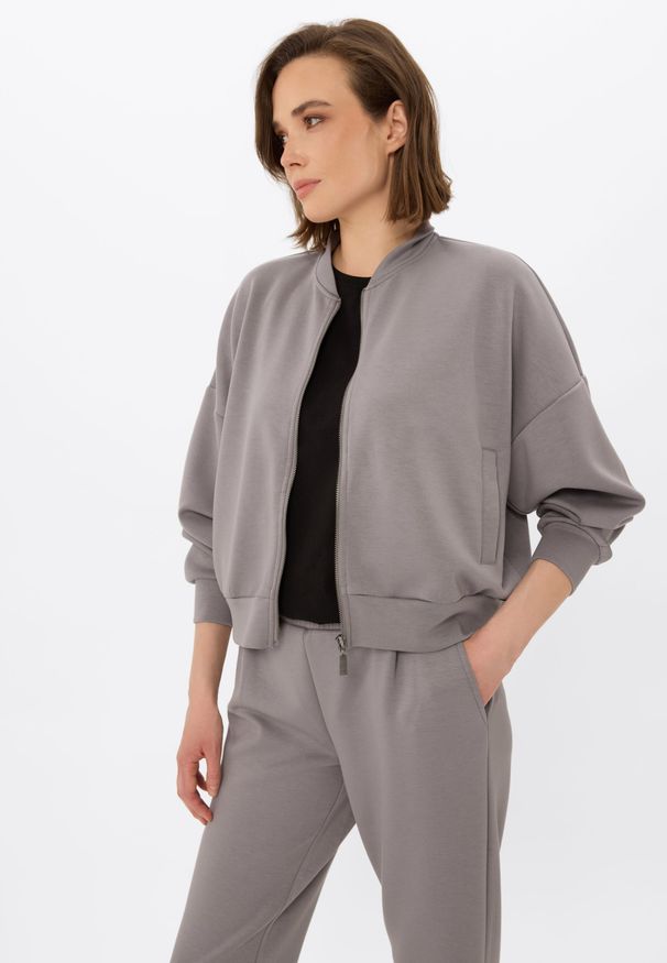 Volcano - Bluza typu bomberka B-CHERRY. Okazja: na co dzień. Materiał: materiał. Wzór: gładki. Styl: klasyczny, casual, elegancki