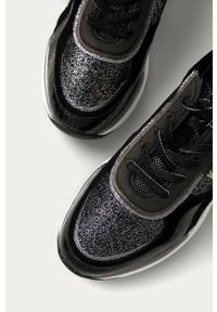 Karl Lagerfeld - Buty. Nosek buta: okrągły. Zapięcie: sznurówki. Kolor: czarny. Materiał: syntetyk, materiał, skóra, guma. Szerokość cholewki: normalna. Obcas: na obcasie. Wysokość obcasa: średni #5