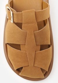 Renee - Brązowe Klapki z Zakrytym Noskiem i Ozdobnymi Paskami z Klamerką Themine. Kolor: brązowy. Materiał: nubuk, koronka. Sezon: lato #5