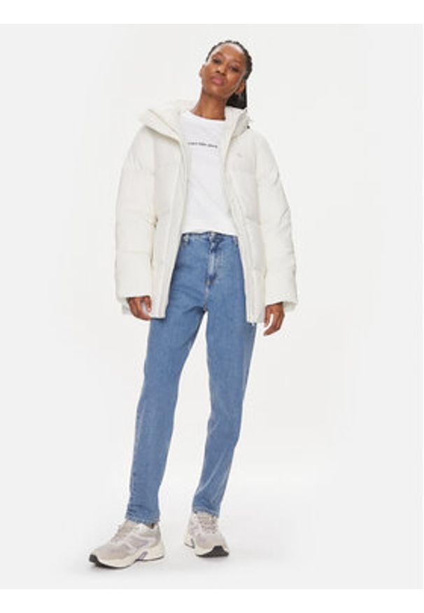 Calvin Klein Jeans Kurtka zimowa J20J221896 Écru Regular Fit. Materiał: syntetyk. Sezon: zima