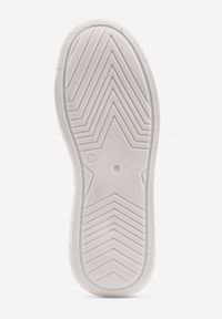 Renee - Czarne Chunky Sneakersy VICES na Platformie z Ozdobą w Kształcie Gwiazdki Anatale. Okazja: na co dzień. Kolor: czarny. Wzór: aplikacja. Obcas: na platformie #5