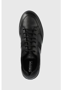 Geox Buty kolor czarny. Nosek buta: okrągły. Zapięcie: sznurówki. Kolor: czarny. Materiał: guma