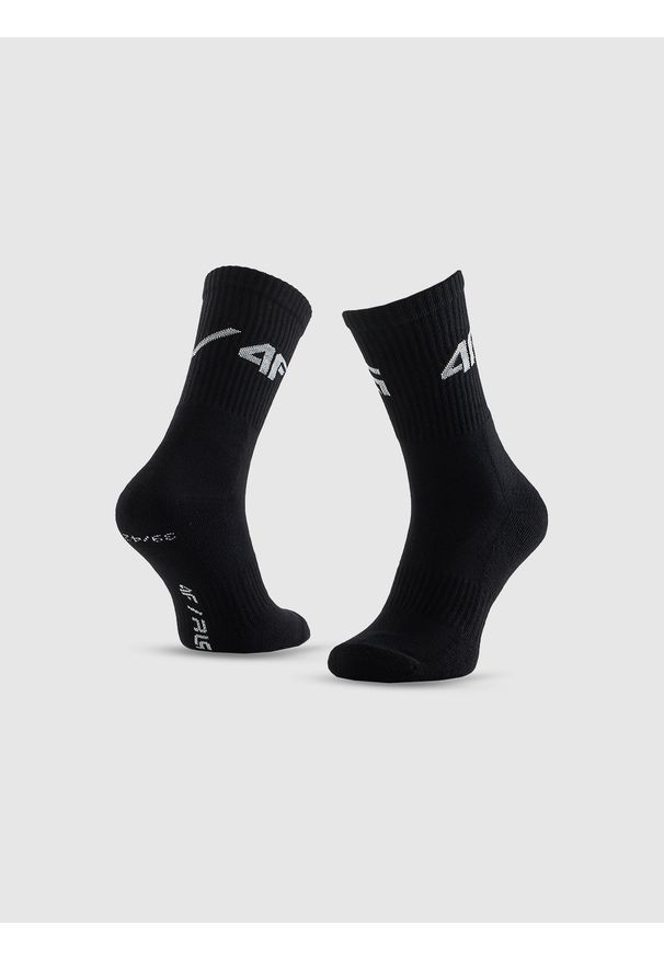 4f - 4F Skarpetki długie (2-pack) męskie 4F x Robert Lewandowski - czarne 43-46. Kolor: czarny. Materiał: bawełna, włókno