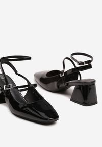 Renee - Czarne Czółenka Slingback z Lakierowanej Imitacji Skóry z Dwiema Sprzączkami Frantalia. Zapięcie: sprzączka. Kolor: czarny. Materiał: lakier, skóra. Sezon: lato. Obcas: na obcasie. Wysokość obcasa: średni #3