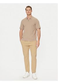 Hugo - HUGO Chinosy 50533851 Beżowy Slim Fit. Kolor: beżowy. Materiał: bawełna #3