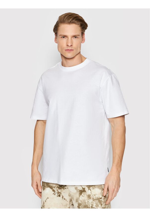 Only & Sons T-Shirt Fred 22022532 Biały Relaxed Fit. Kolor: biały. Materiał: bawełna