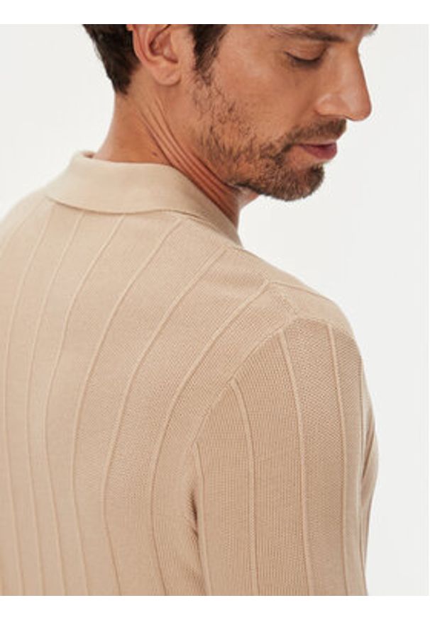 U.S. Polo Assn. Polo MUP3369 Beżowy Slim Fit. Typ kołnierza: polo. Kolor: beżowy. Materiał: bawełna