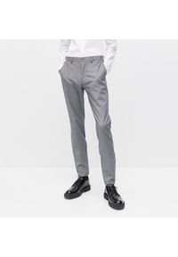 Reserved - Spodnie chino slim - Jasny szary. Kolor: szary #1
