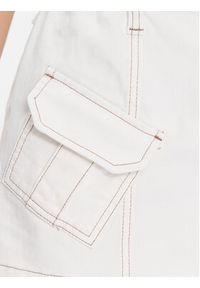 BDG Urban Outfitters Spódnica mini BDG Y2K DENIM SKIRT WHITE 76471838 Biały Feminine Fit. Kolor: biały. Materiał: bawełna