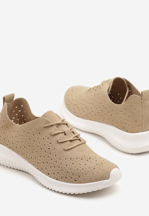 Born2be - Beżowe Sneakersy z Ażurową Cholewką Grellio. Okazja: na co dzień. Kolor: beżowy. Materiał: jeans. Szerokość cholewki: normalna. Wzór: ażurowy