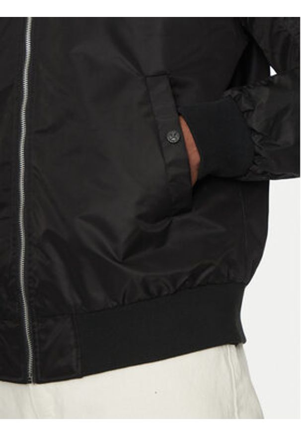 John Richmond Kurtka bomber UMP25070GB Czarny Regular Fit. Kolor: czarny. Materiał: syntetyk