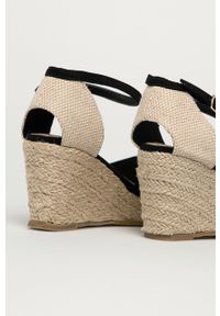 Truffle Collection - Espadryle. Zapięcie: klamry. Kolor: czarny. Materiał: materiał. Wzór: gładki. Obcas: na koturnie #4