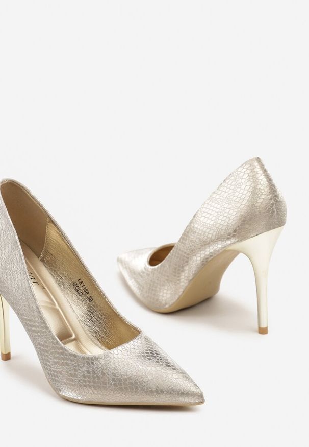 Renee - Złote Eleganckie Szpilki w Klasycznym Stylu Calivia. Nosek buta: otwarty. Kolor: złoty. Materiał: materiał. Obcas: na szpilce. Styl: elegancki, klasyczny. Wysokość obcasa: średni