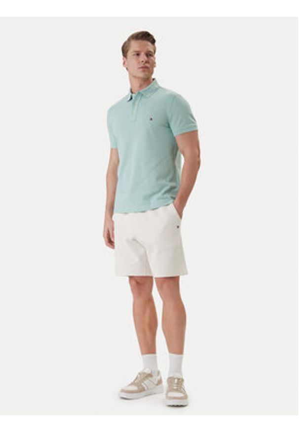 TOMMY HILFIGER - Tommy Hilfiger Szorty materiałowe Essential MW0MW37240 Écru Regular Fit. Kolor: kremowy. Materiał: bawełna