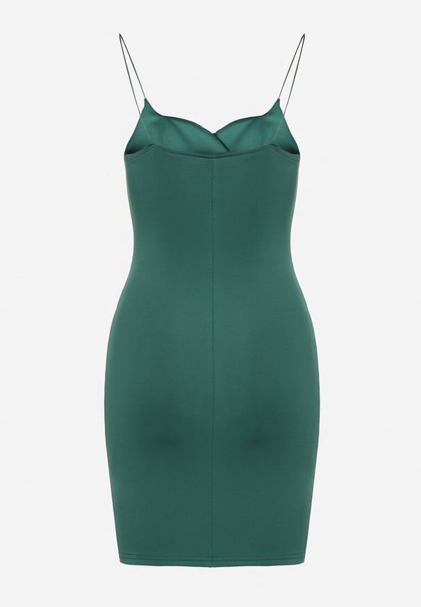 Born2be - Zielona Dopasowana Sukienka z Rozcięciem na Nogę Lunitena. Kolor: zielony. Materiał: materiał. Typ sukienki: dopasowane. Styl: elegancki, klasyczny