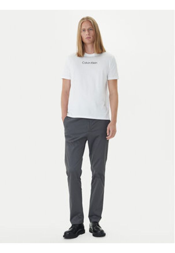 Calvin Klein T-Shirt Logo 30s LV04LD230G Biały Relaxed Fit. Kolor: biały. Materiał: bawełna