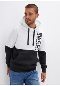 bonprix - Bluza z kapturem slim fit. Typ kołnierza: kaptur. Kolor: czarny. Wzór: nadruk. Styl: sportowy